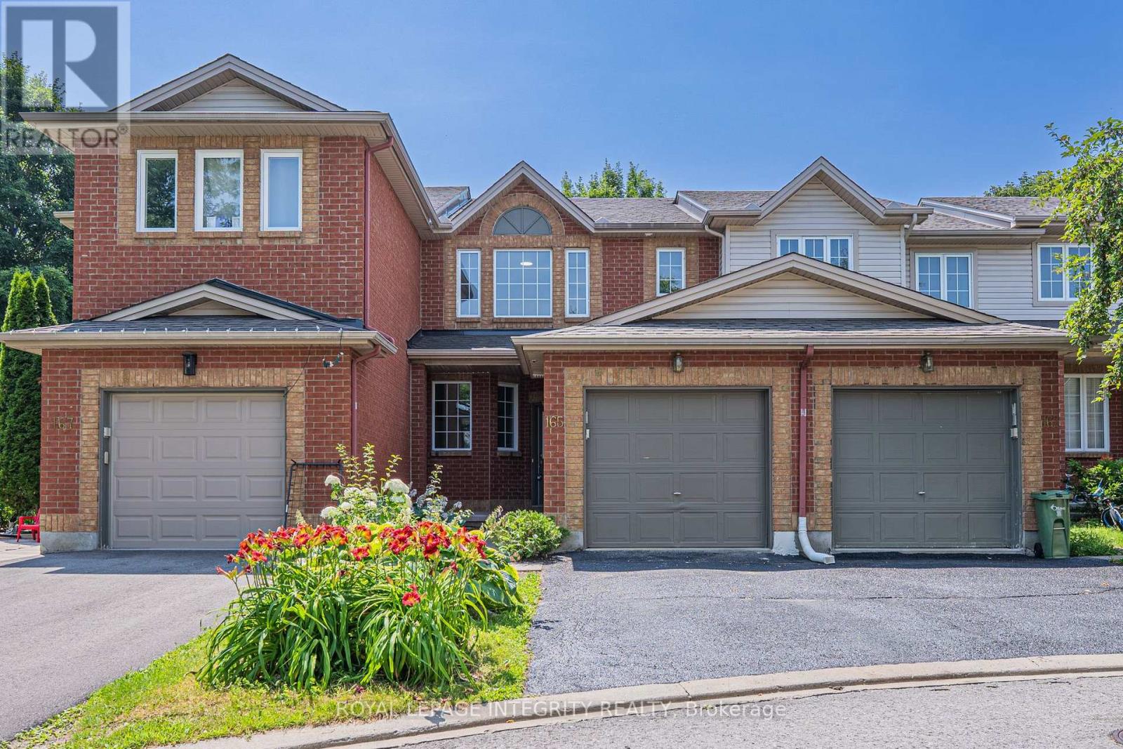 Property at 165 KINROSS PRIVATE image 1