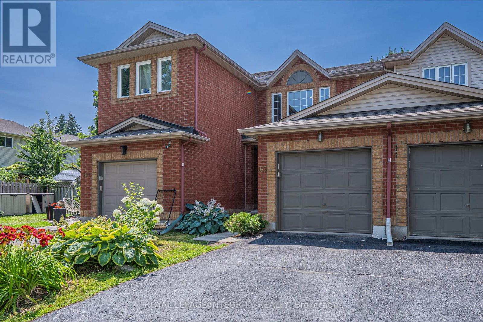 Property at 165 KINROSS PRIVATE image 2