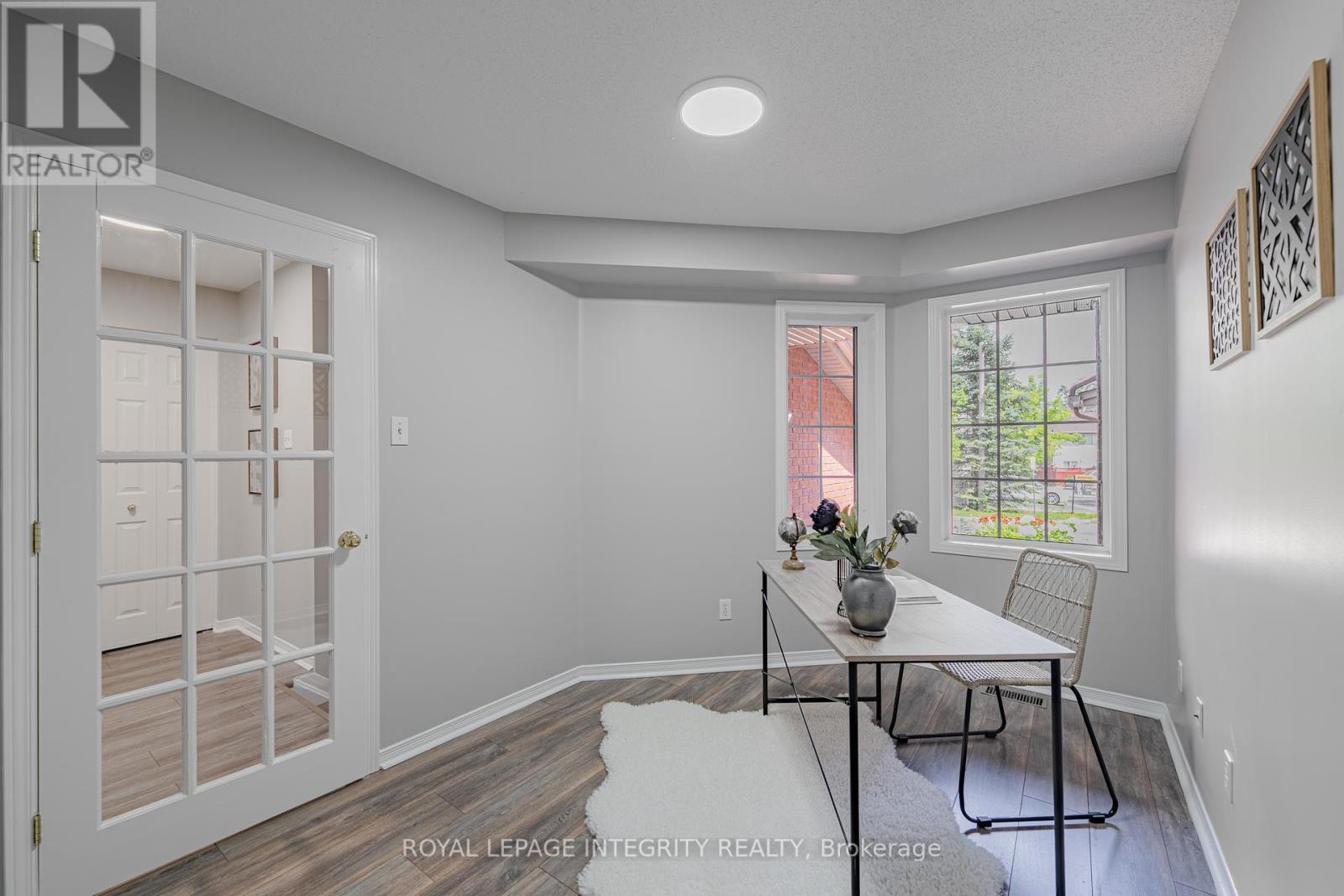 Property at 165 KINROSS PRIVATE image 5