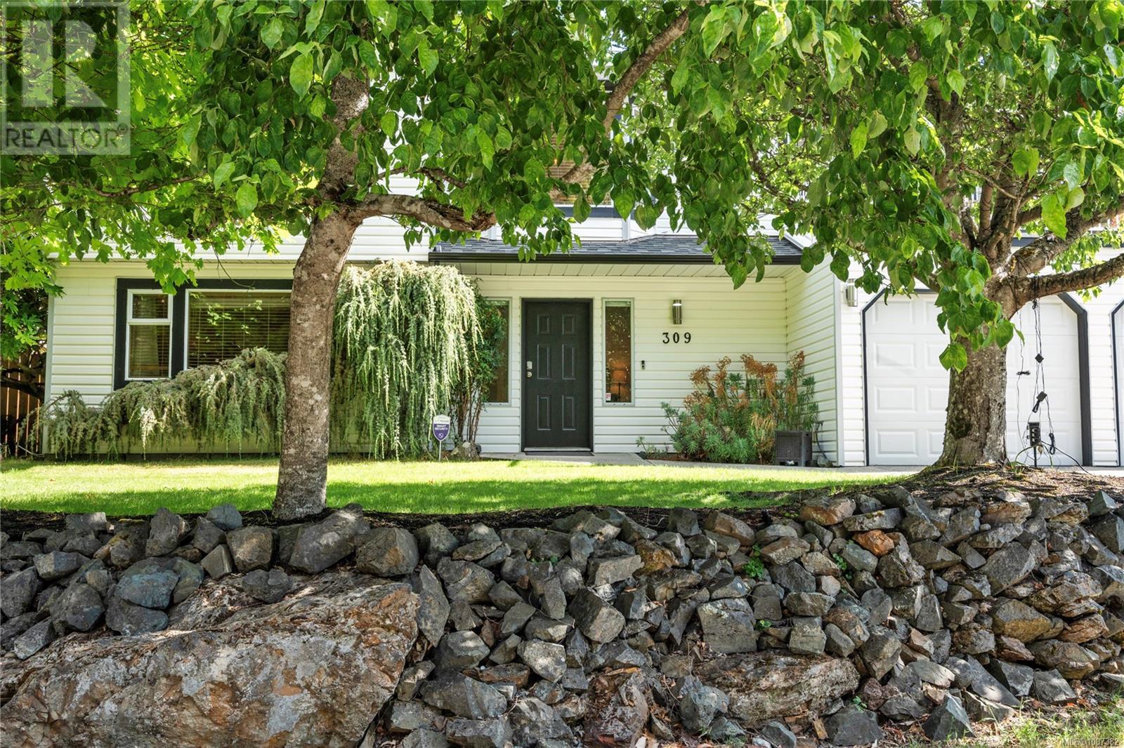 Property at 309 Nottingham Dr image 4