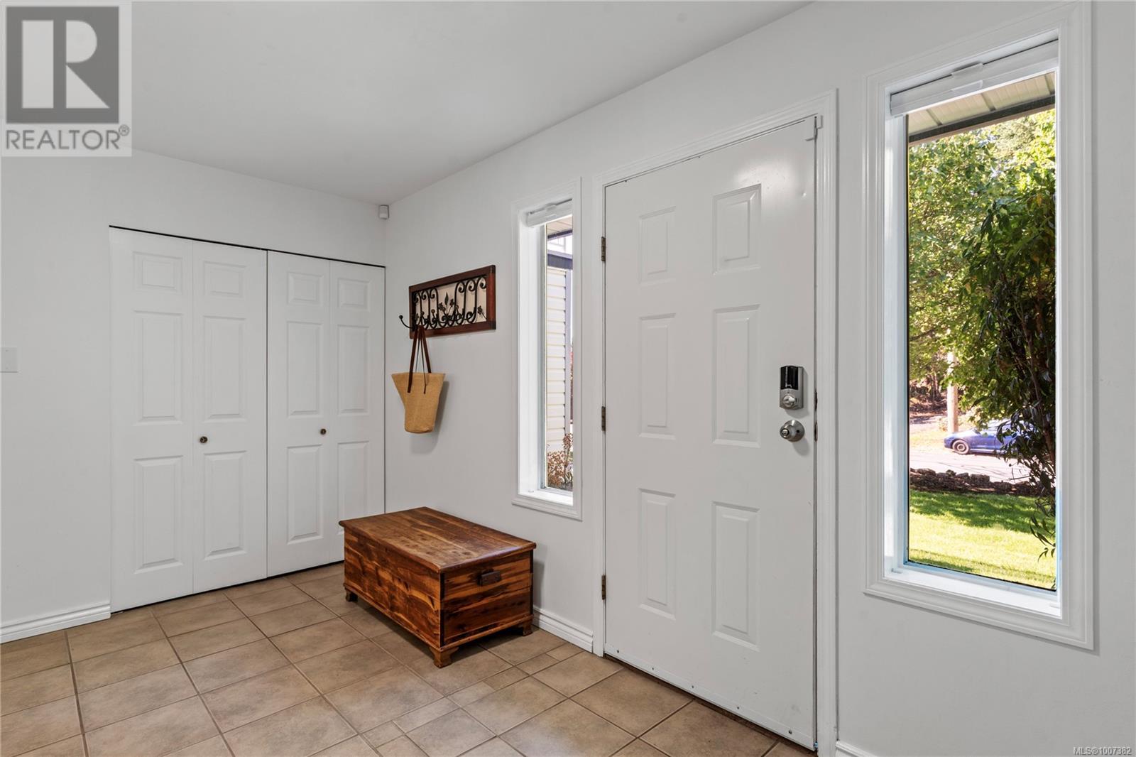 Property at 309 Nottingham Dr image 5
