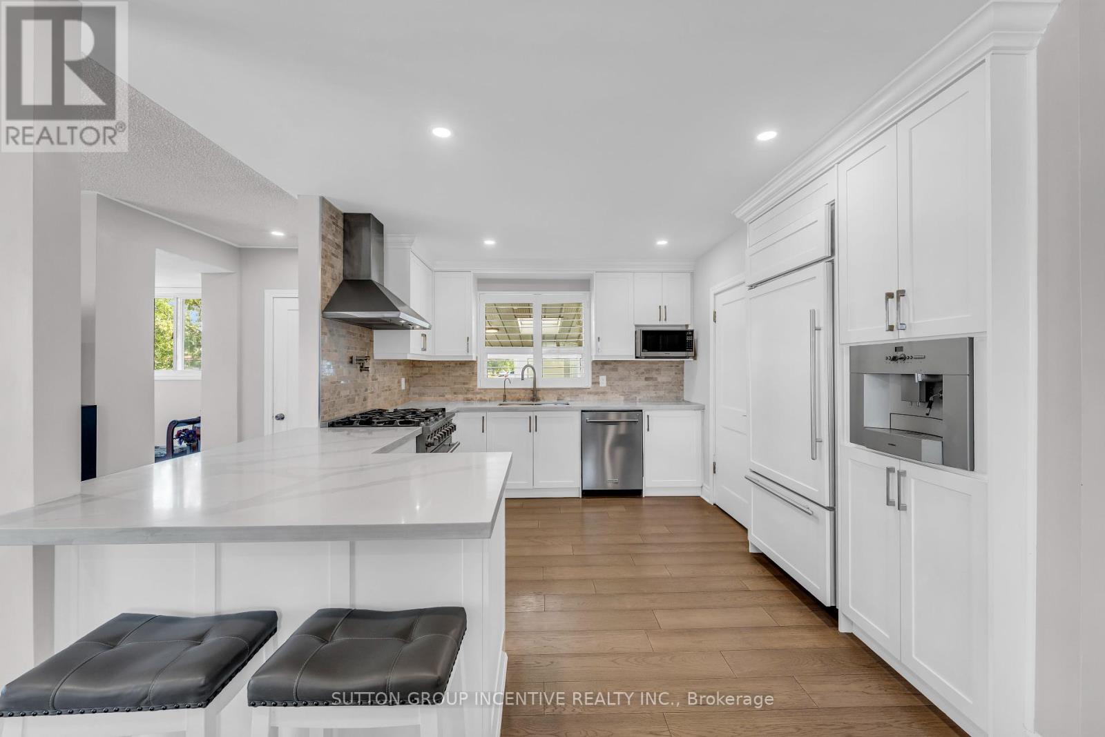 55 Dorward Drive, Toronto (Mount Olive-Silverstone-Jamestown), Ontario  M9V 2J4 - Photo 16 - W12292431