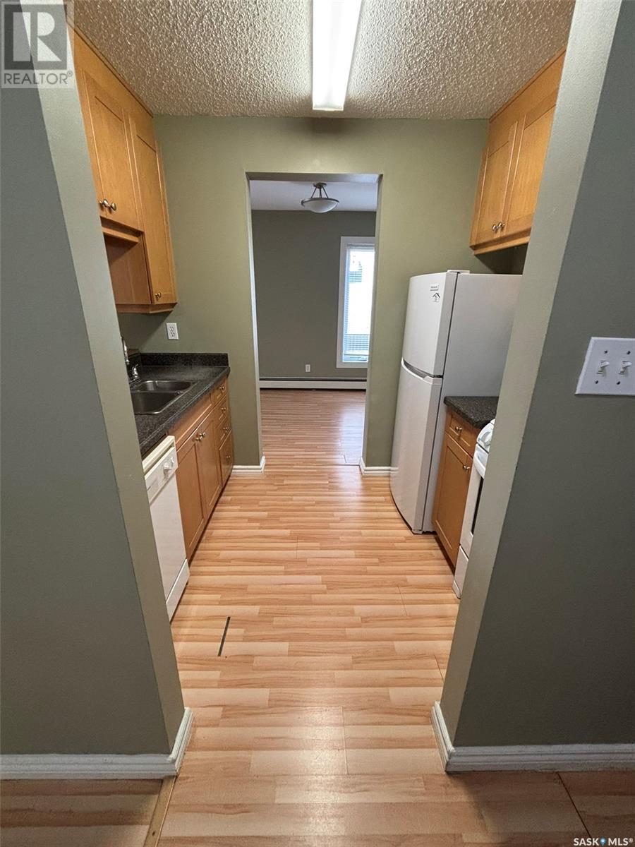 Property at 304 431 4th AVENUE N image 4