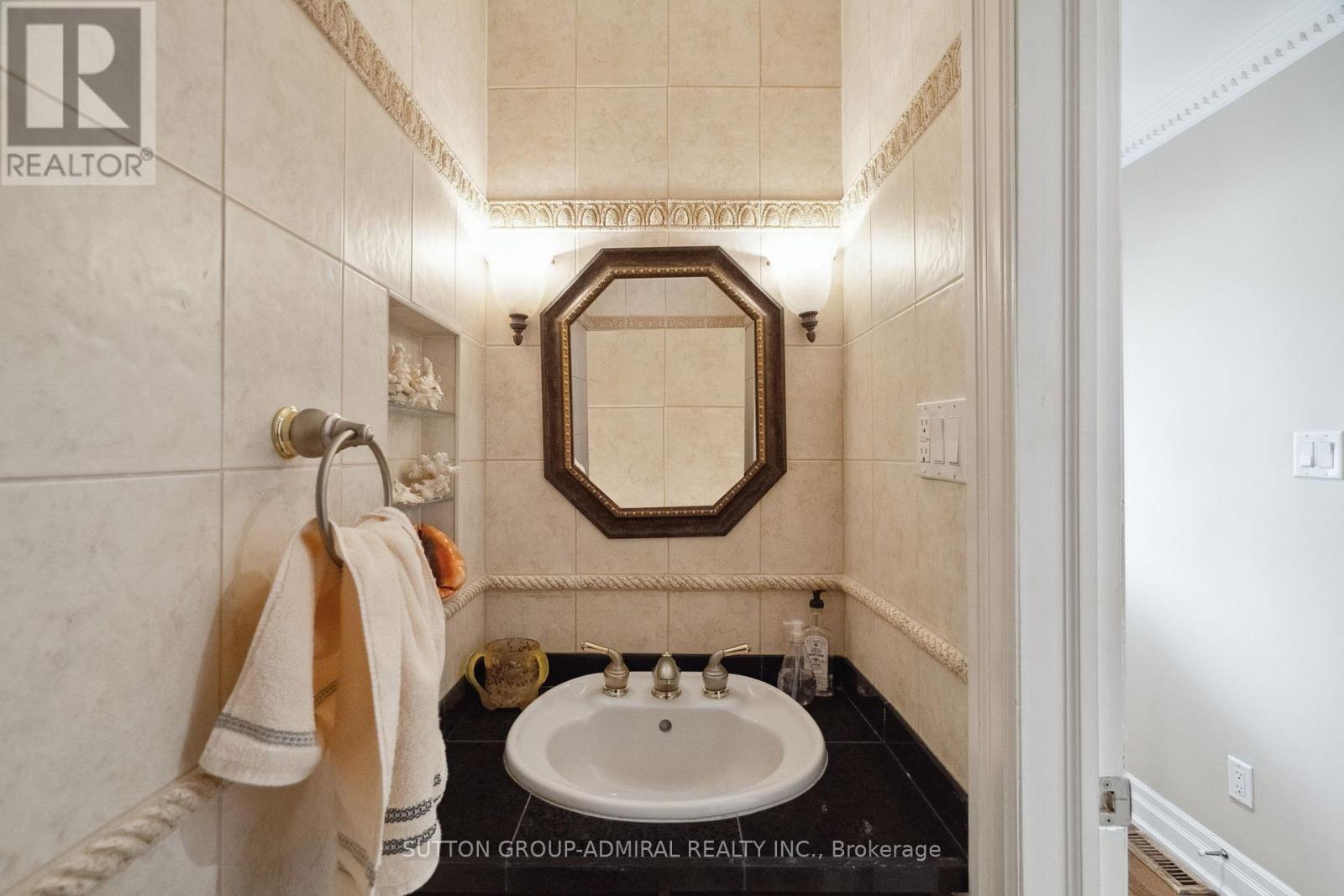 24 Patrice Crescent, Vaughan (Crestwood-Springfarm-Yorkhill), Ontario  L4J 4Y8 - Photo 15 - N12292508