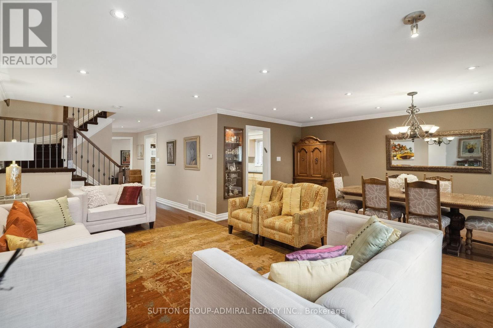 24 Patrice Crescent, Vaughan (Crestwood-Springfarm-Yorkhill), Ontario  L4J 4Y8 - Photo 6 - N12292508