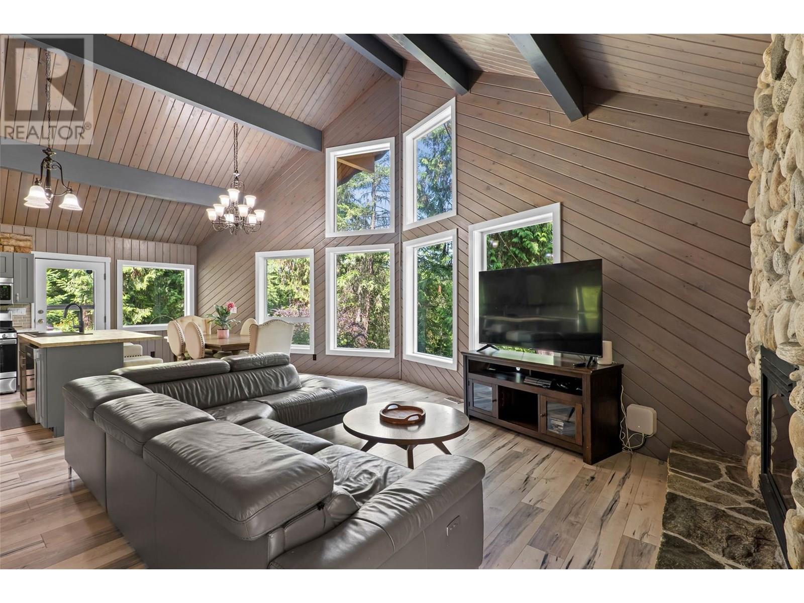 Property at 2616 Duncan Road image 2