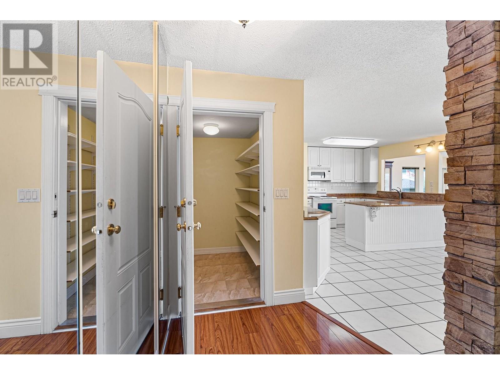 Property at 845 Gleneagles Drive image 5