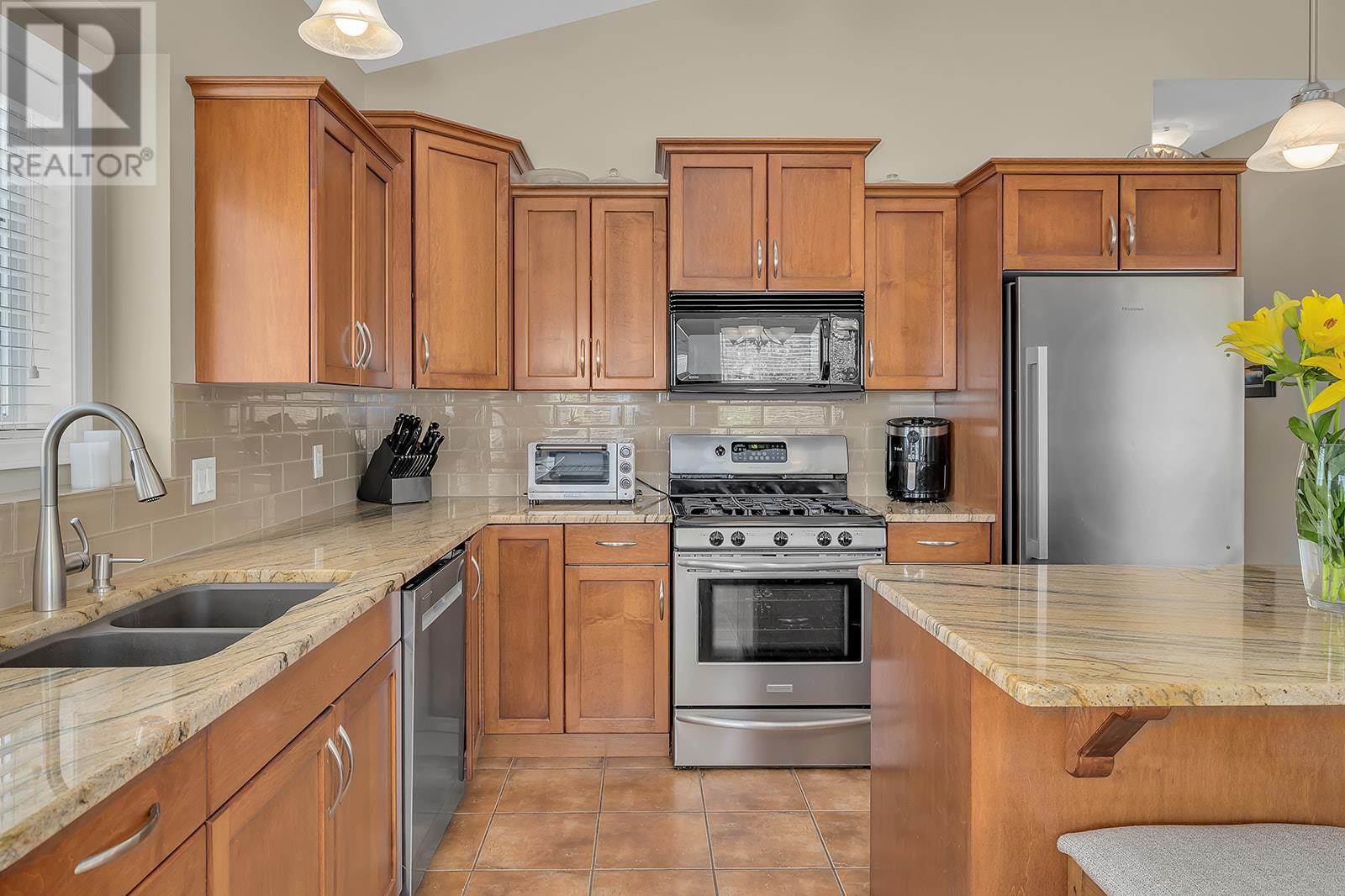 2040 Spyglass Way, West Kelowna, British Columbia  V1Z 3Z7 - Photo 3 - 10356494