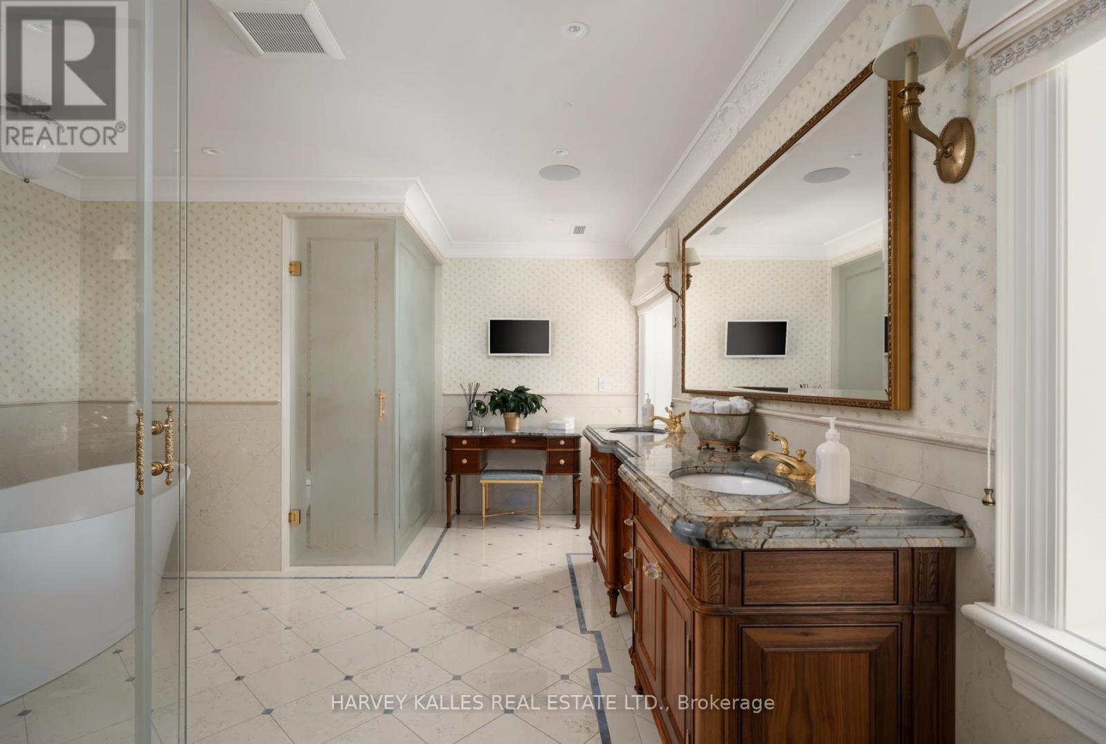 108 Sandringham Drive, Toronto, Ontario  M3H 1C9 - Photo 19 - C12292526