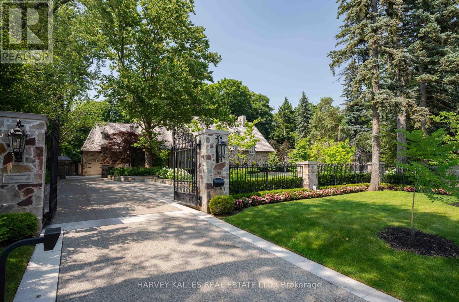 108 Sandringham Drive, Toronto, Ontario  M3H 1C9 - Photo 6 - C12292526