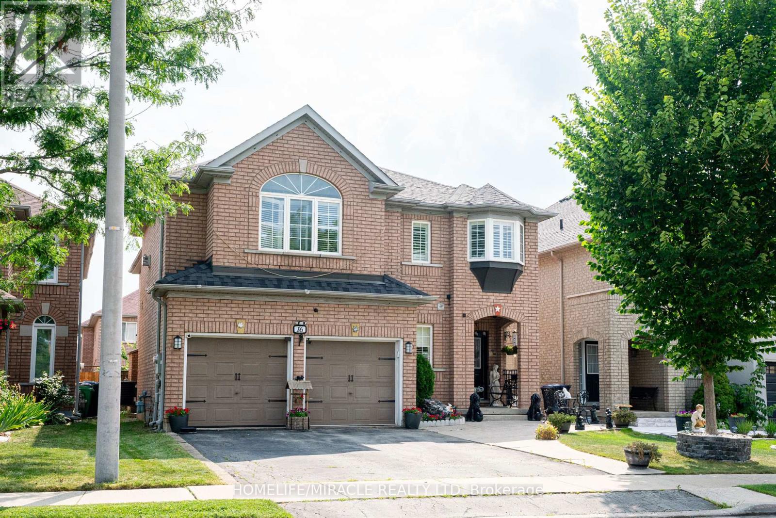 Property at 16 SIGNET COURT image 2
