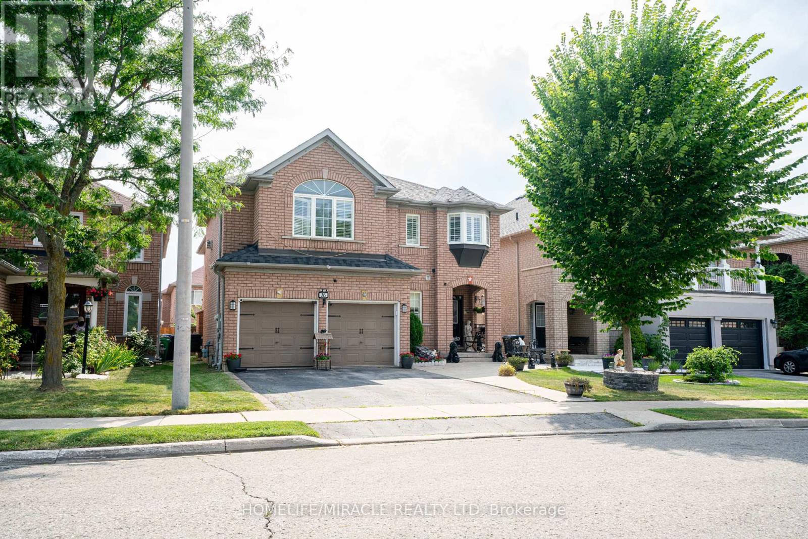 Property at 16 SIGNET COURT image 3