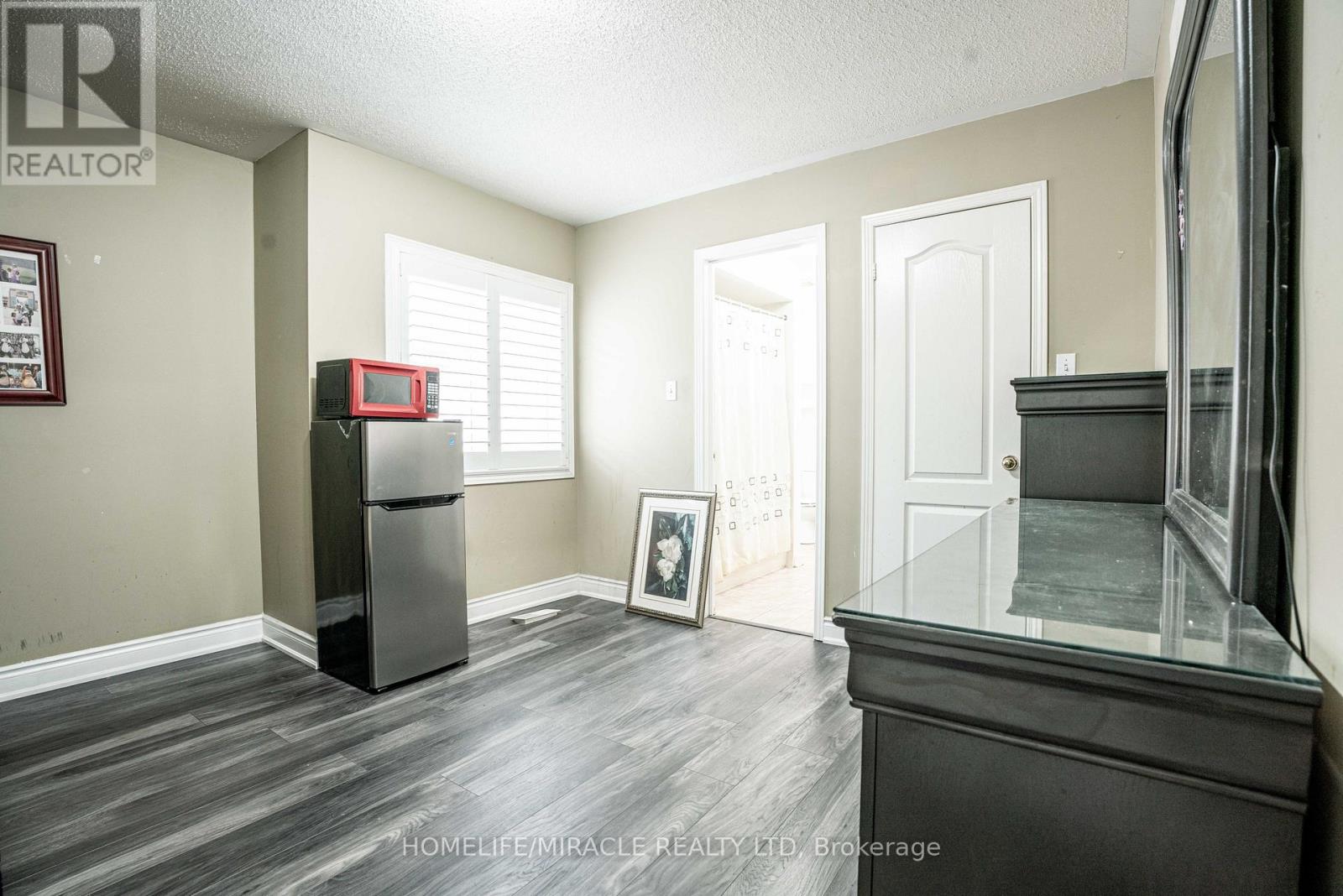 16 Signet Court, Brampton (Fletcher's Meadow), Ontario  L7A 2V1 - Photo 34 - W12292547