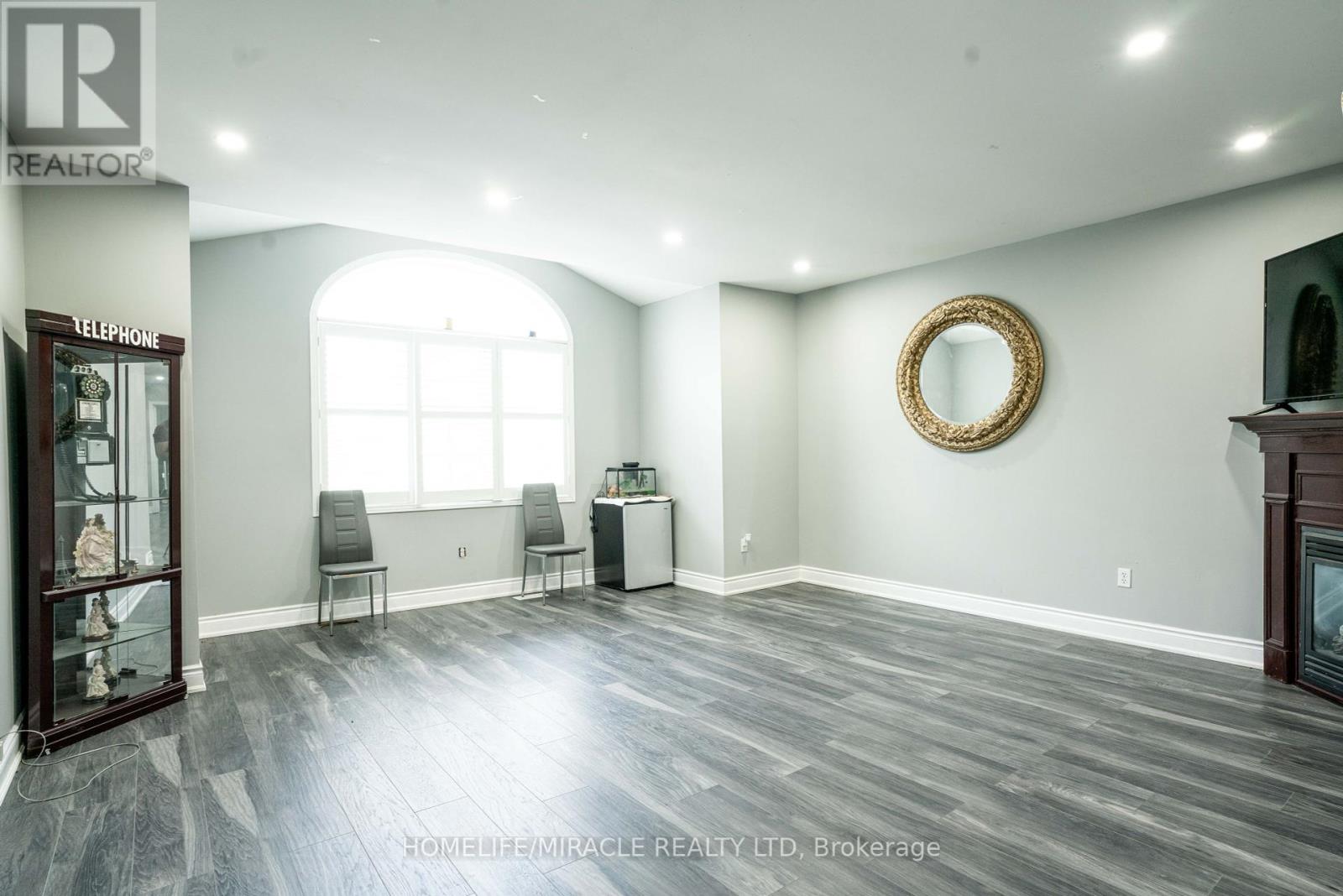 16 Signet Court, Brampton (Fletcher's Meadow), Ontario  L7A 2V1 - Photo 37 - W12292547