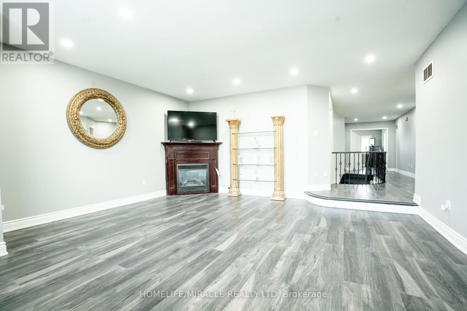 16 Signet Court, Brampton (Fletcher's Meadow), Ontario  L7A 2V1 - Photo 38 - W12292547
