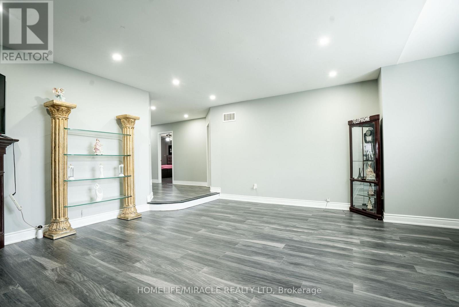 16 Signet Court, Brampton (Fletcher's Meadow), Ontario  L7A 2V1 - Photo 39 - W12292547