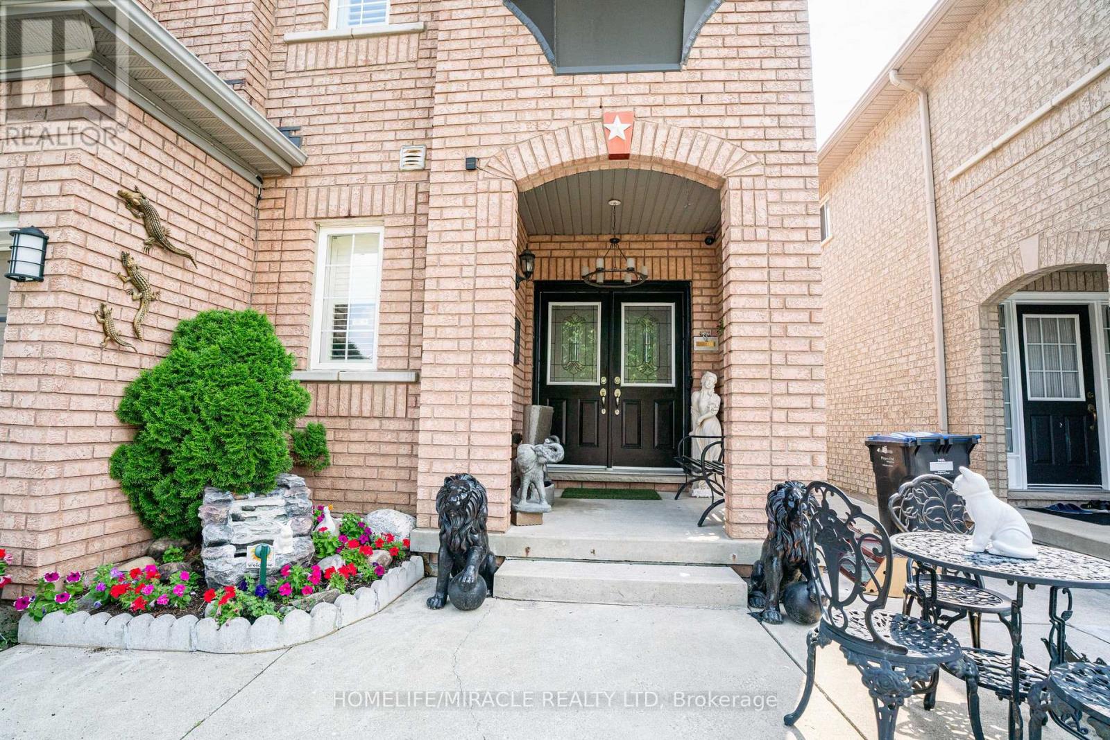 Property at 16 SIGNET COURT image 4