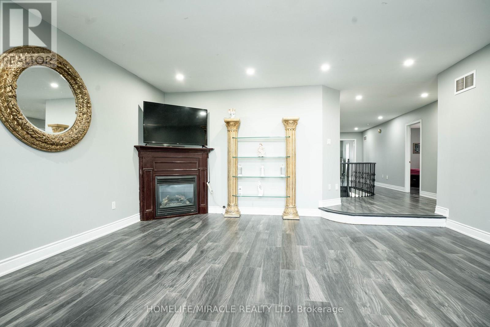 16 Signet Court, Brampton (Fletcher's Meadow), Ontario  L7A 2V1 - Photo 40 - W12292547