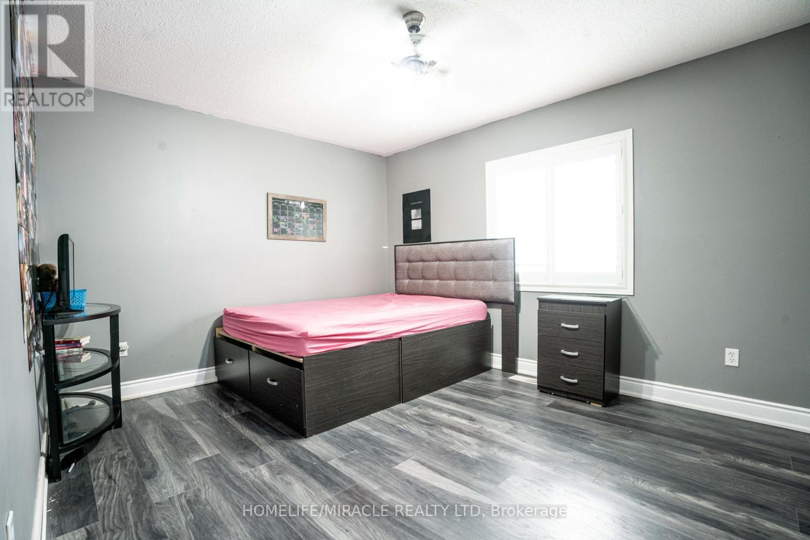 16 Signet Court, Brampton (Fletcher's Meadow), Ontario  L7A 2V1 - Photo 45 - W12292547