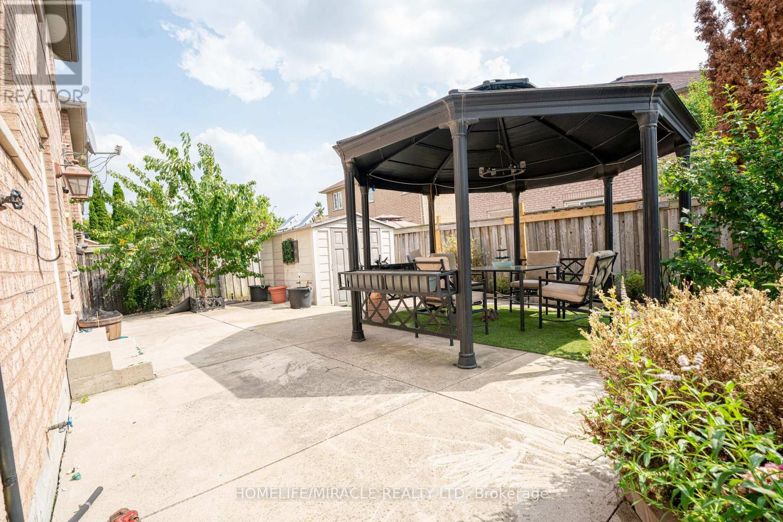 16 Signet Court, Brampton (Fletcher's Meadow), Ontario  L7A 2V1 - Photo 46 - W12292547