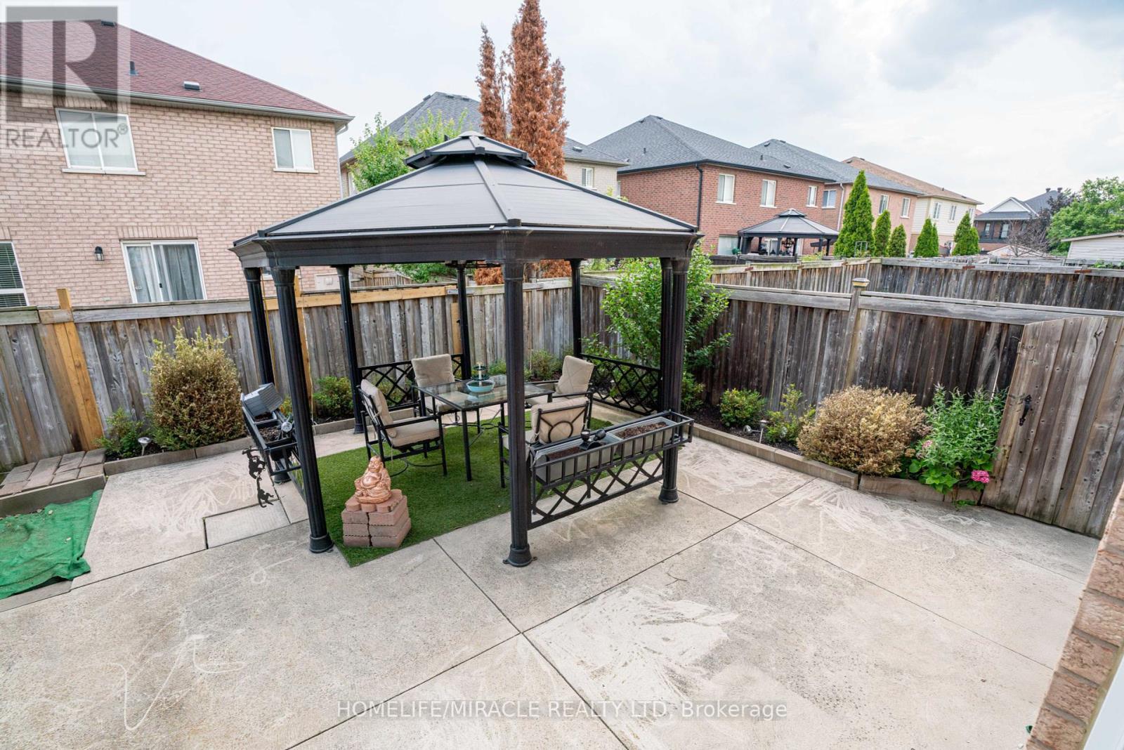 16 Signet Court, Brampton (Fletcher's Meadow), Ontario  L7A 2V1 - Photo 48 - W12292547