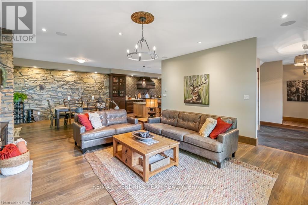 3713 Nineteenth Street, Lincoln (Lincoln-Jordan/vineland), Ontario  L0R 1S0 - Photo 5 - X12292608