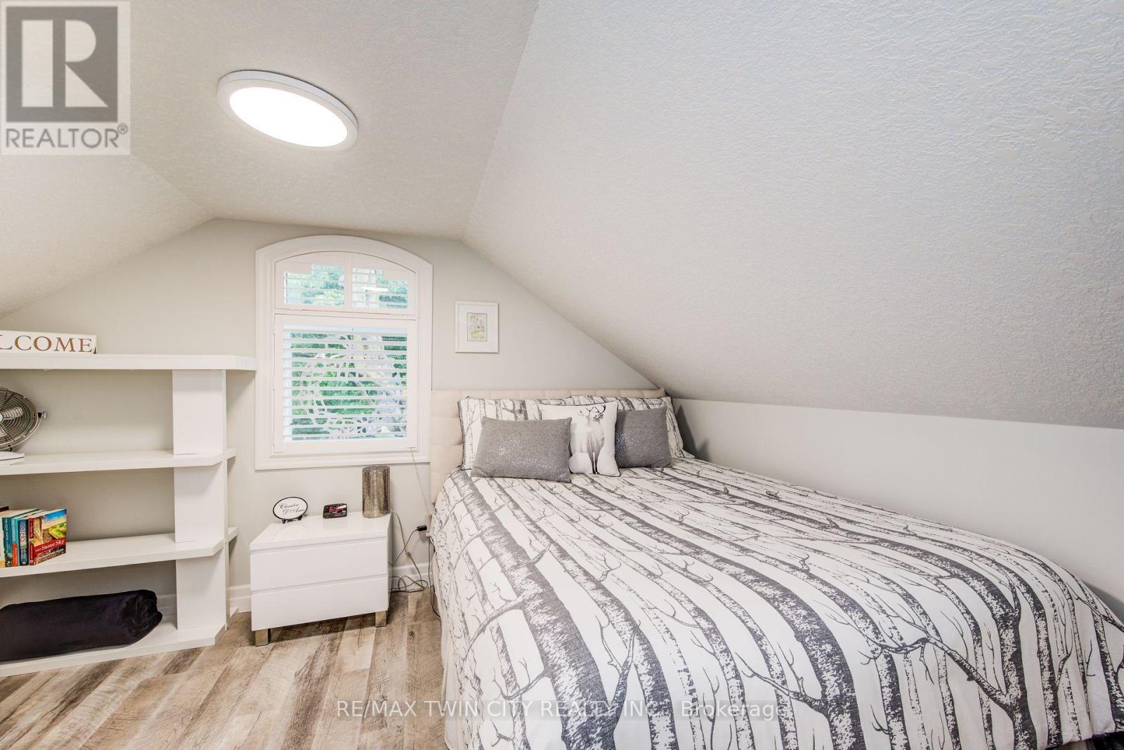920 Orr Court, Kitchener, Ontario  N2R 1R4 - Photo 47 - X12292545