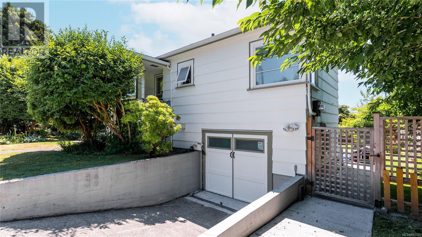 Property at 2075 Lorne Terr image 2