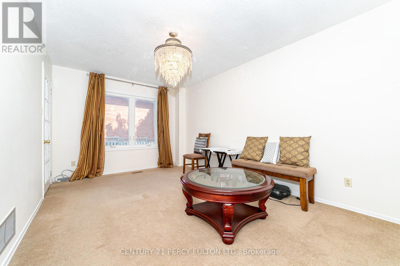 1634 Beaton Way, Pickering, Ontario  L1X 1X8 - Photo 9 - E12292579