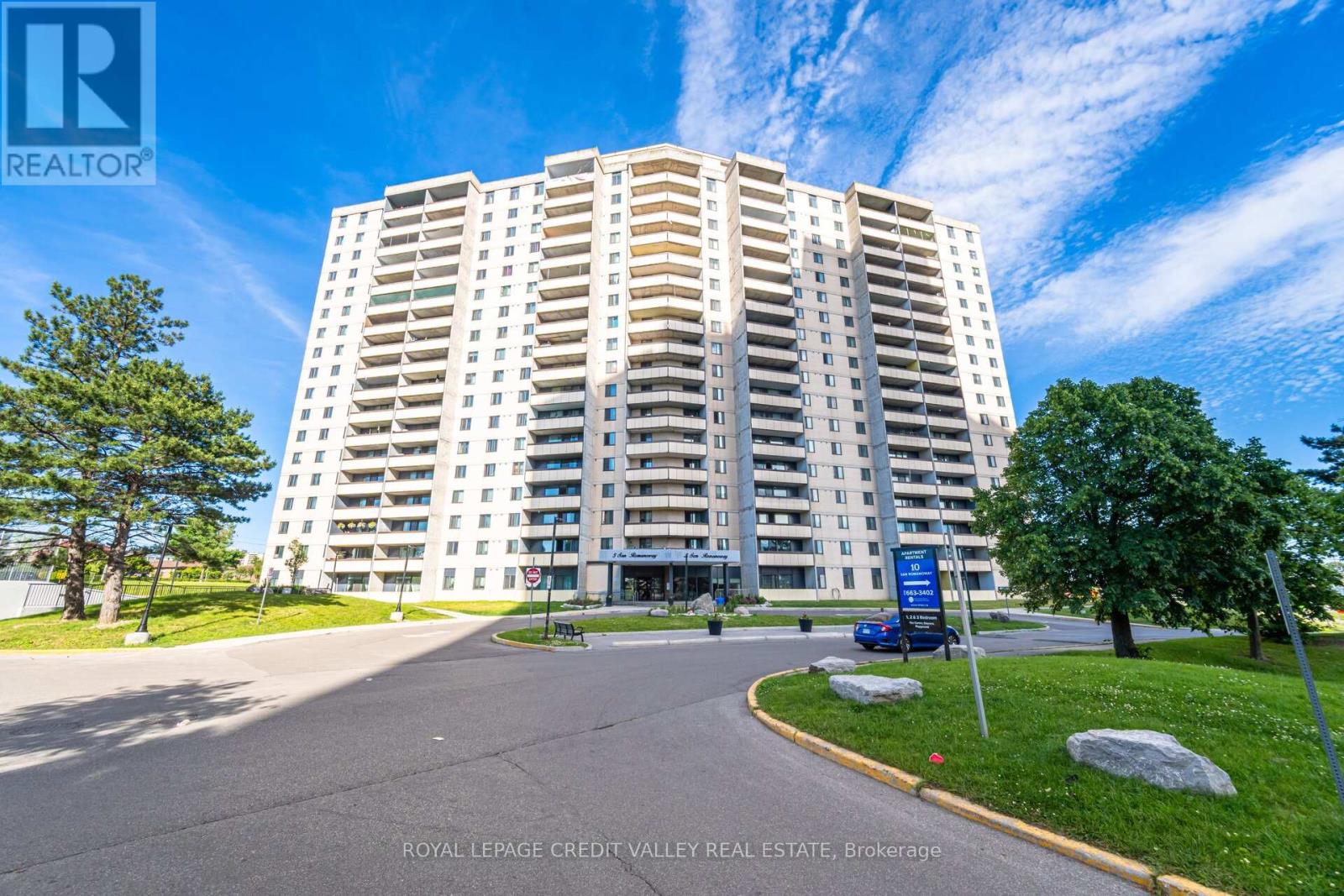 405 - 5 SAN ROMANOWAY, Toronto, Ontario
