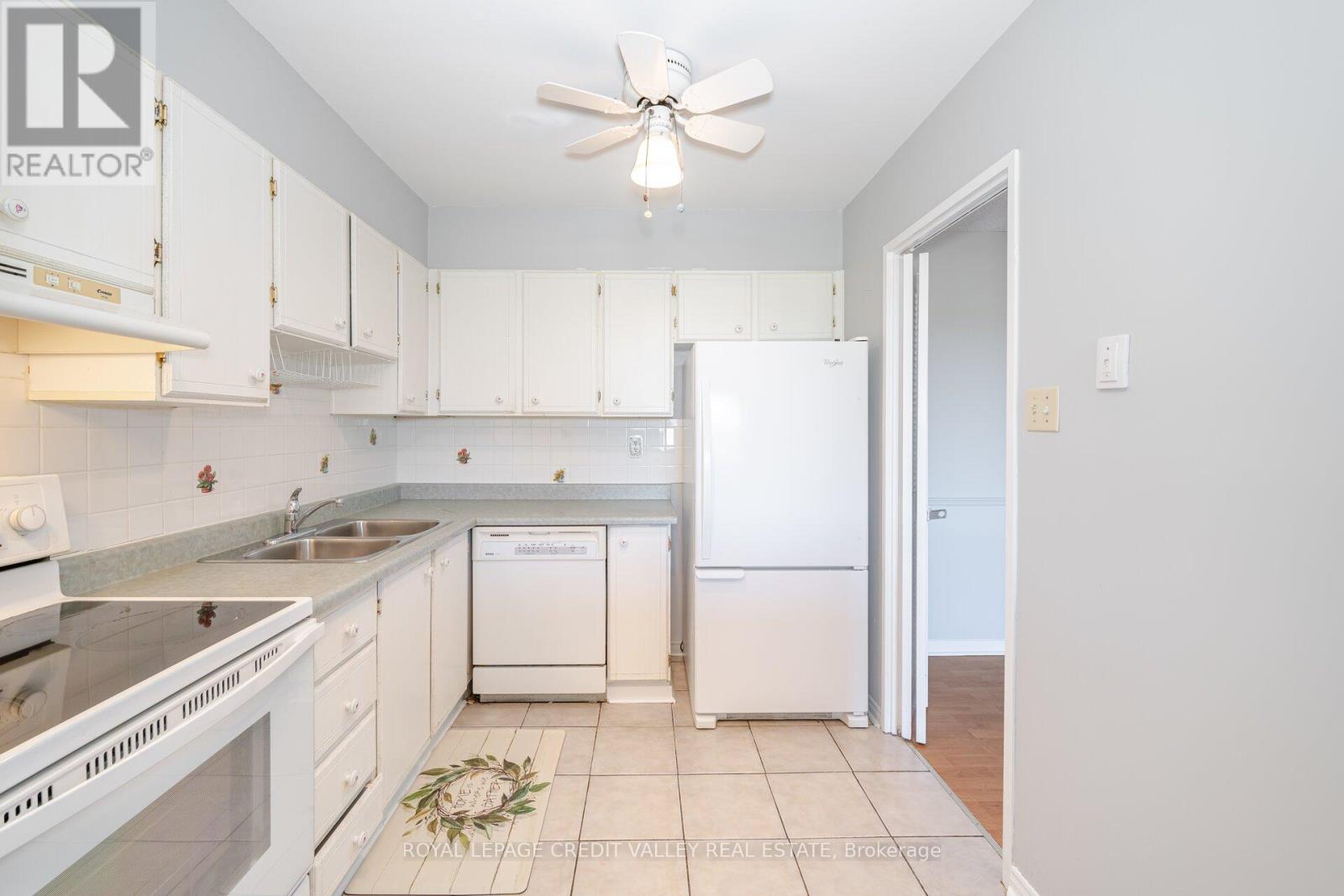405 - 5 San Romanoway, Toronto, Ontario  M3N 2Y4 - Photo 10 - W12292562