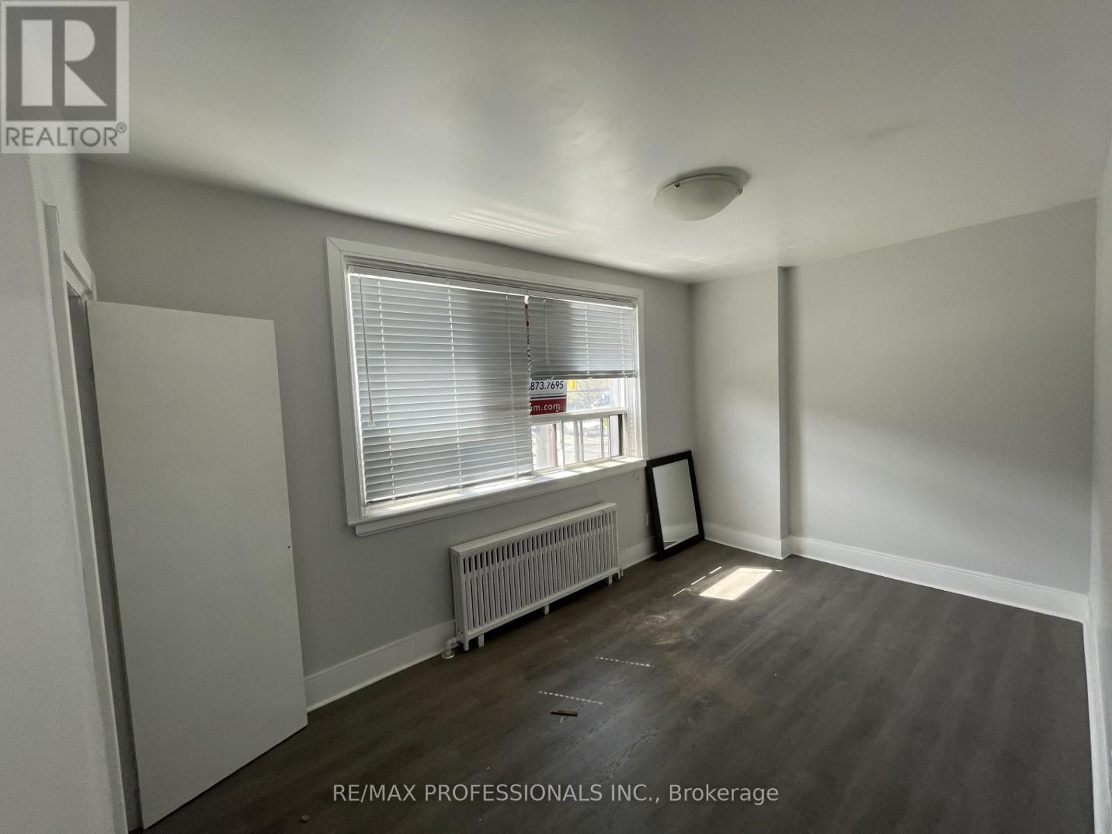 1 - 3210 Lake Shore Boulevard, Toronto, Ontario M8V 1L9 - Photo 5 - W12292596