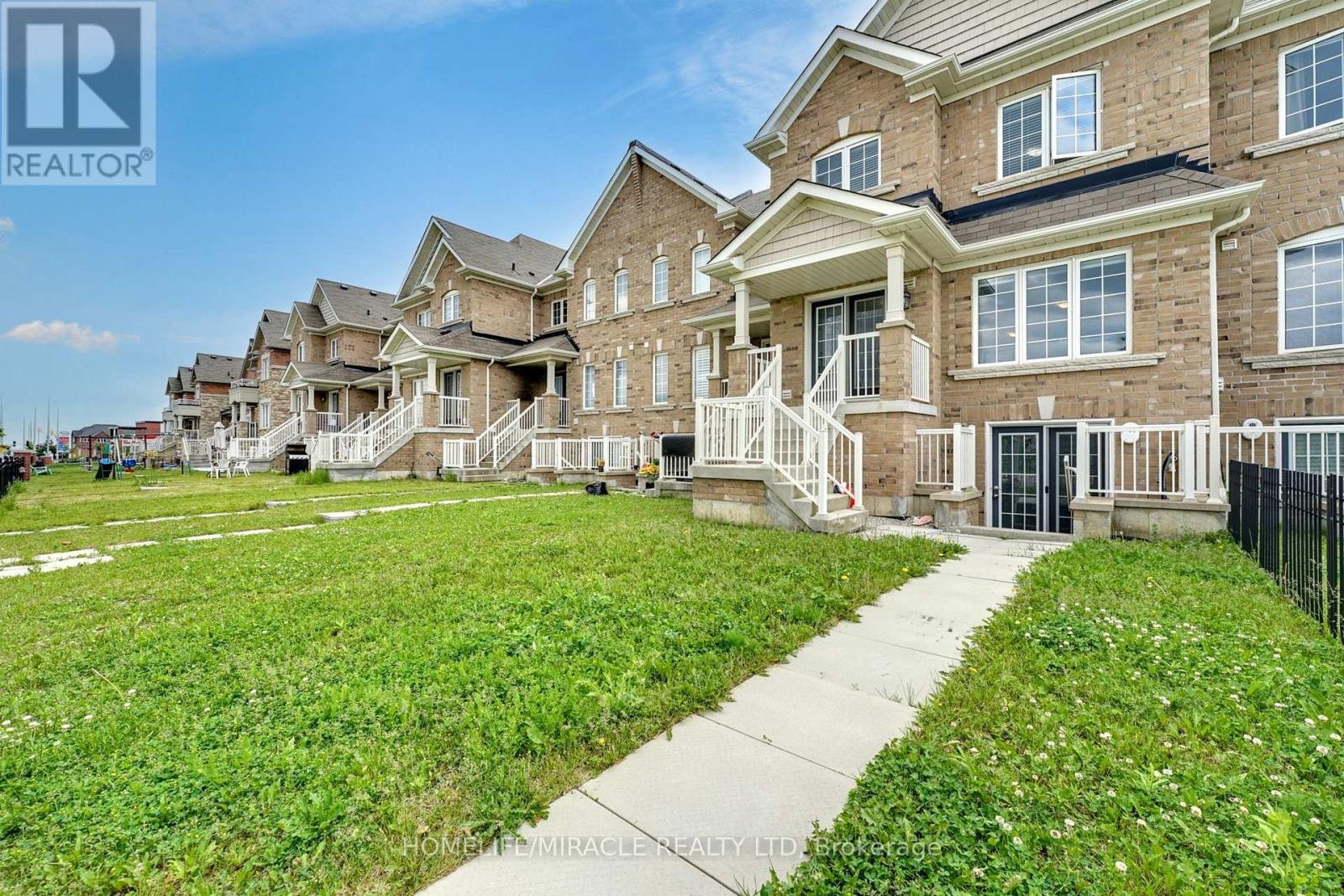 108 Golden Springs Drive, Brampton, Ontario  L7A 4N7 - Photo 44 - W12291563