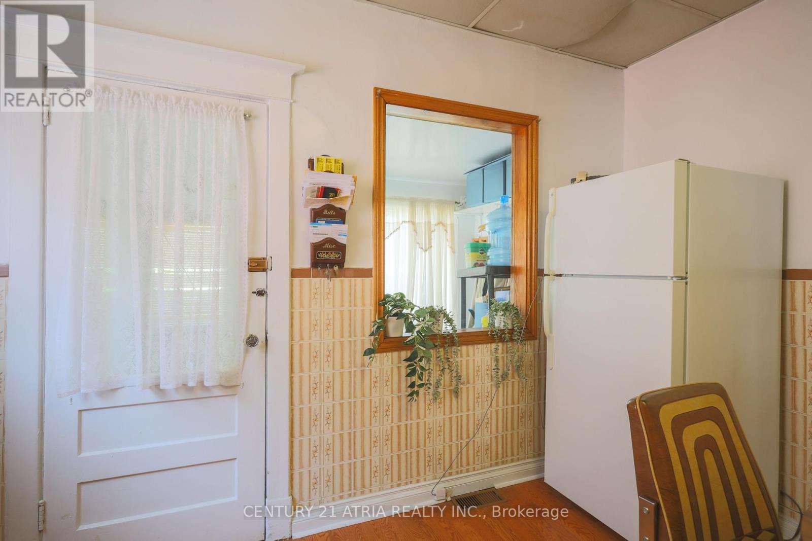 869 Pape Avenue E, Toronto (Danforth Village-East York), Ontario  M4K 3T7 - Photo 15 - E12292620