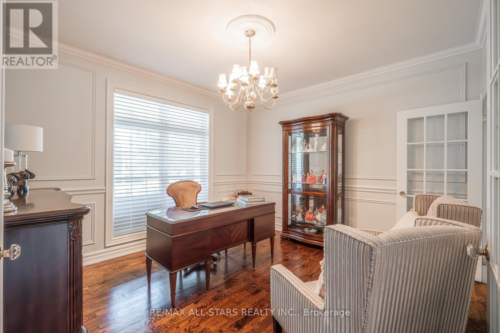 2 Robert Gray Road, Whitchurch-Stouffville (Ballantrae), Ontario  L4A 1M4 - Photo 11 - N12292624