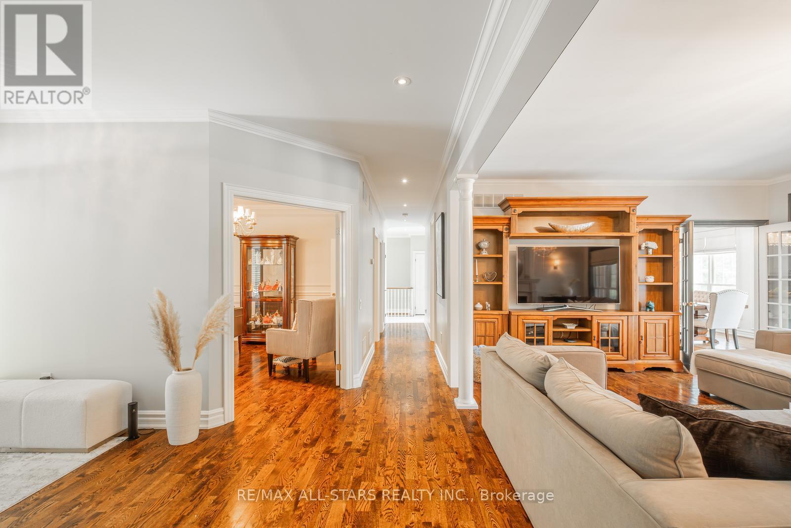 2 Robert Gray Road, Whitchurch-Stouffville (Ballantrae), Ontario  L4A 1M4 - Photo 12 - N12292624