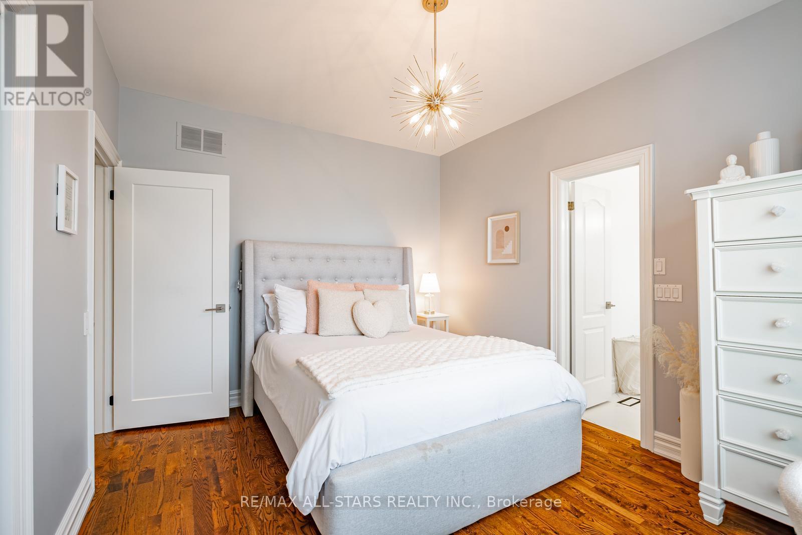 2 Robert Gray Road, Whitchurch-Stouffville (Ballantrae), Ontario  L4A 1M4 - Photo 26 - N12292624