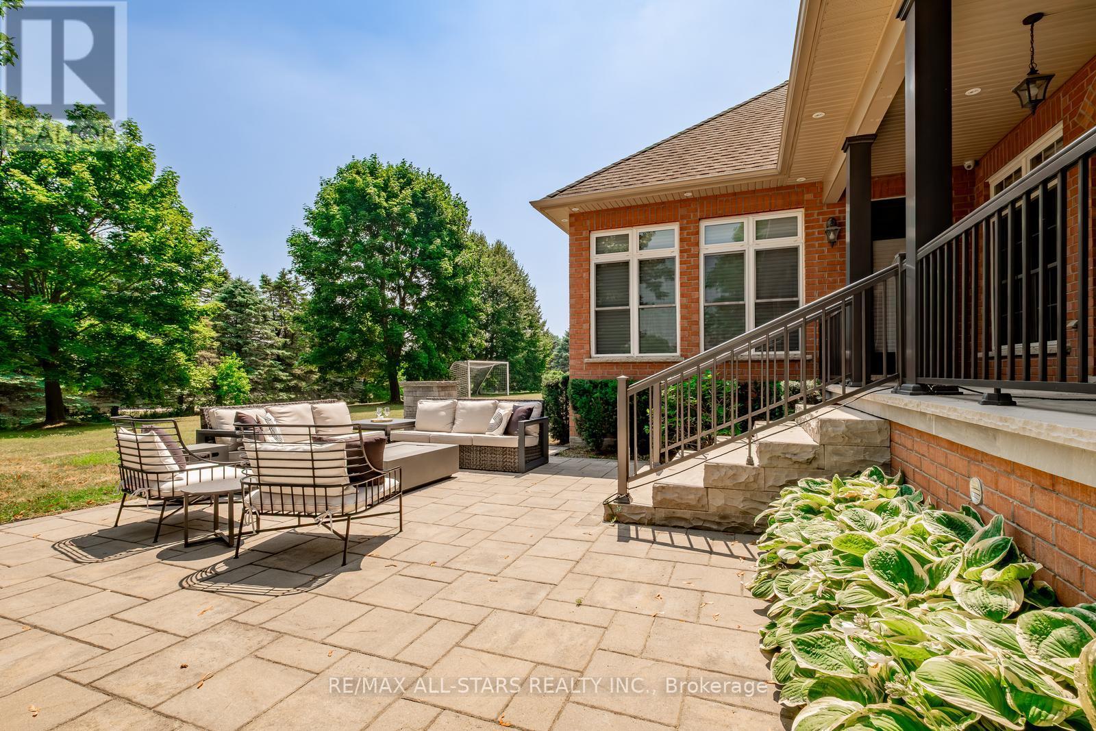 2 Robert Gray Road, Whitchurch-Stouffville (Ballantrae), Ontario  L4A 1M4 - Photo 45 - N12292624