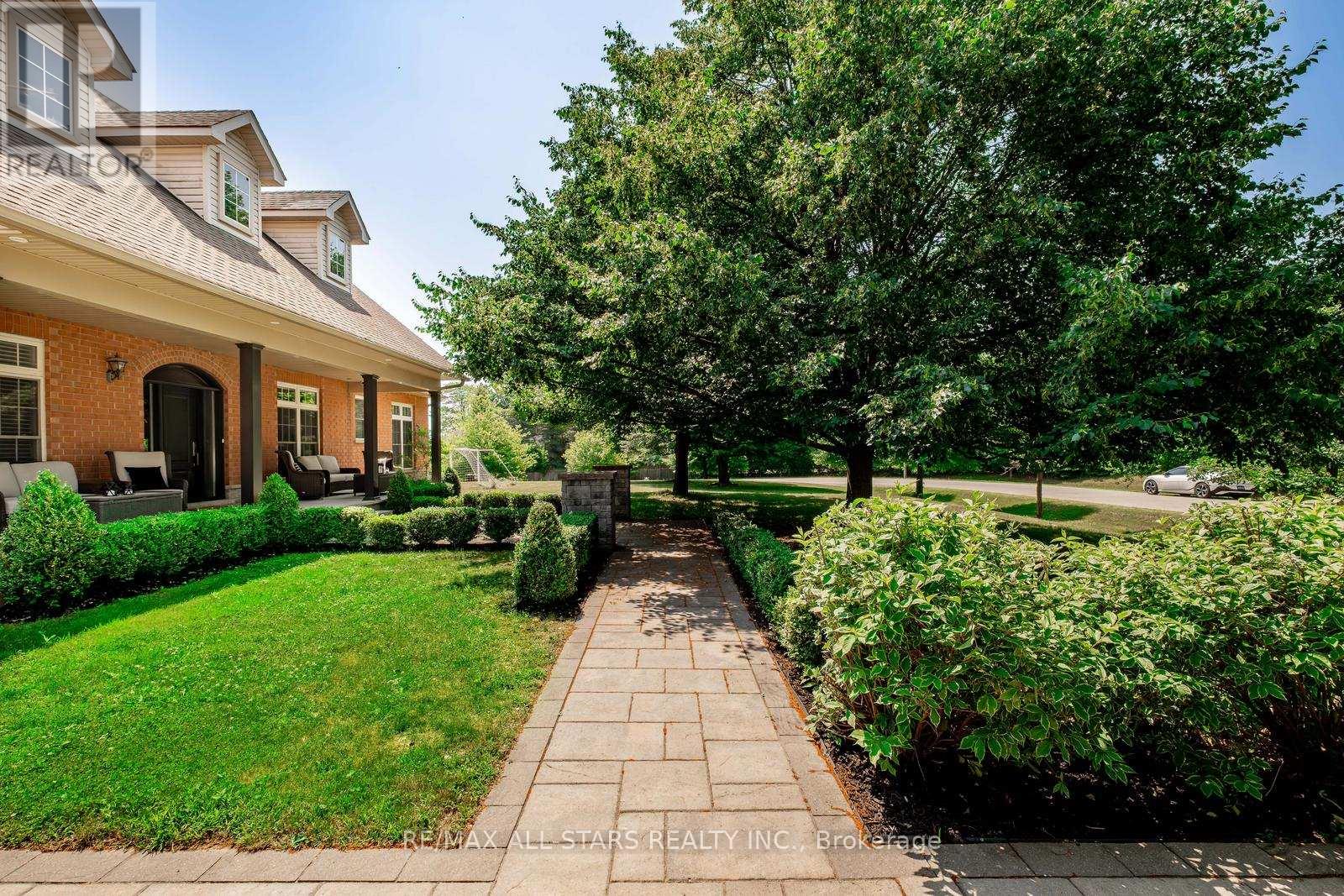 2 Robert Gray Road, Whitchurch-Stouffville (Ballantrae), Ontario  L4A 1M4 - Photo 7 - N12292624