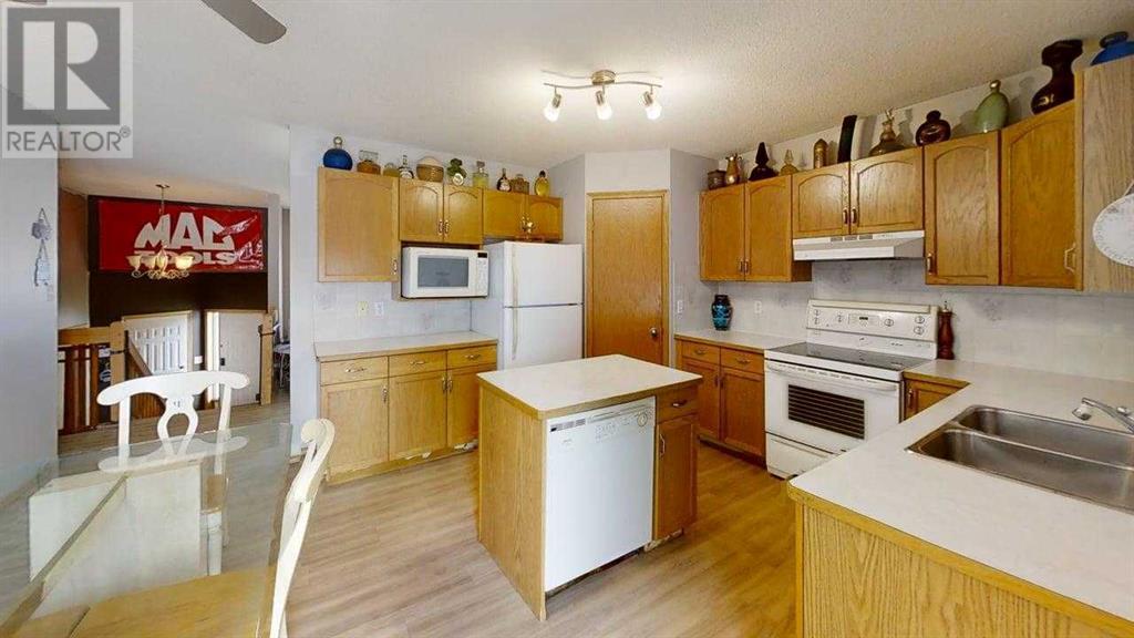 Property at 226 Heritage Close W image 4