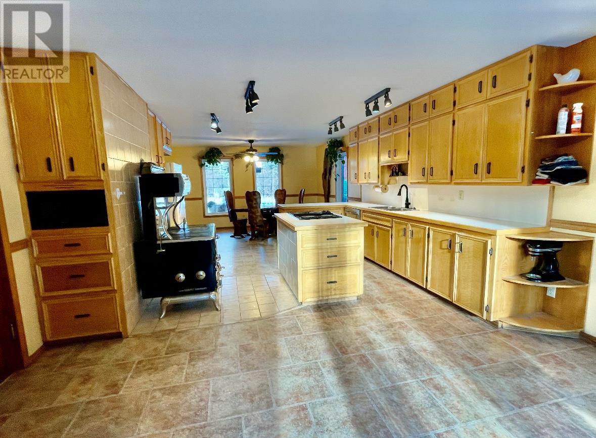 17055 52 Highway, Dawson Creek, British Columbia  V0C 2L0 - Photo 14 - 10355221