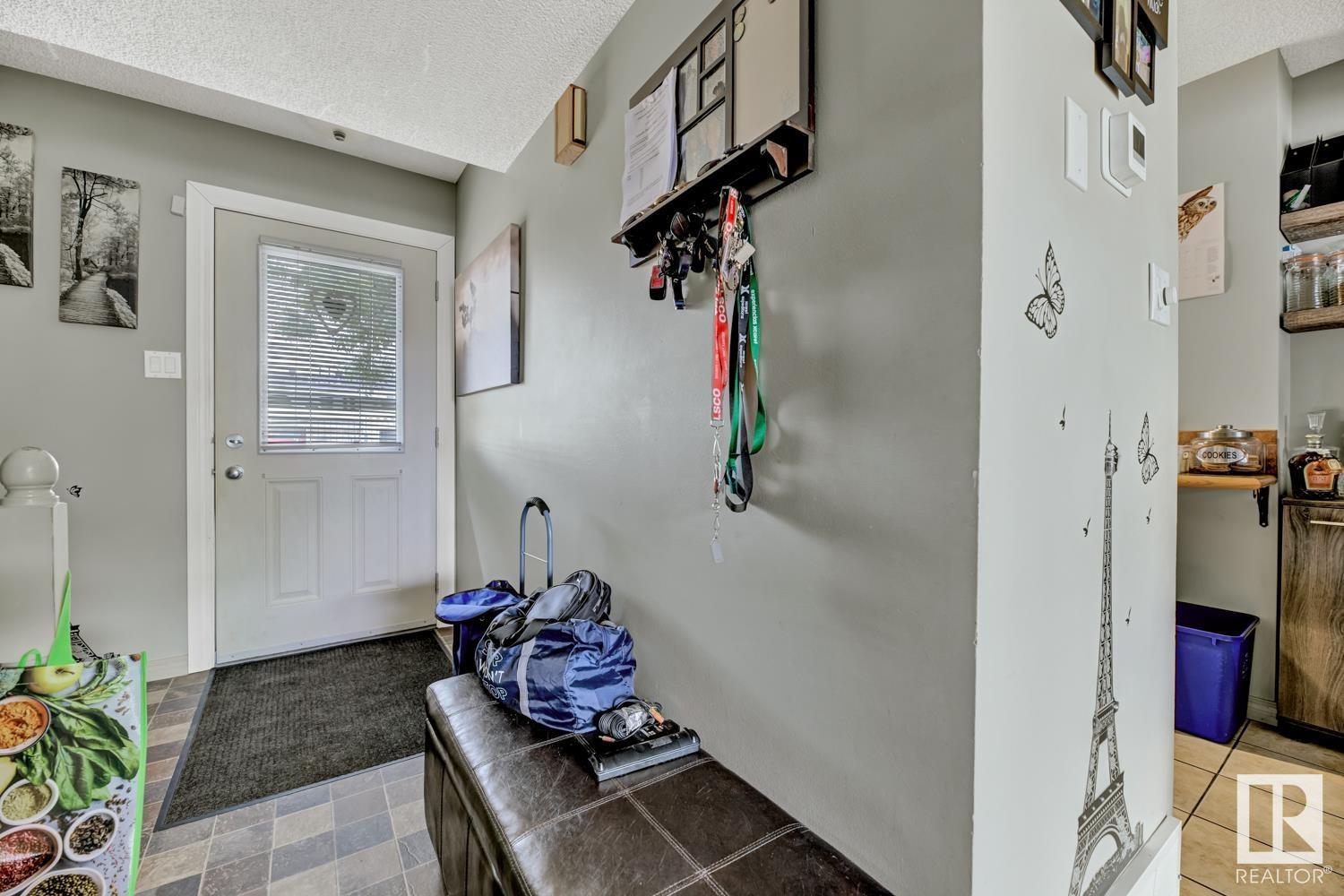 Property at 11406 139 AV NW image 5