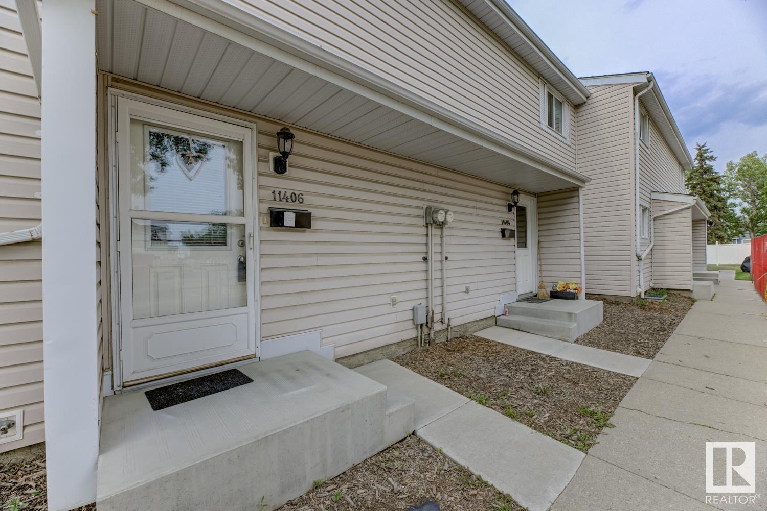 Property at 11406 139 AV NW image 1