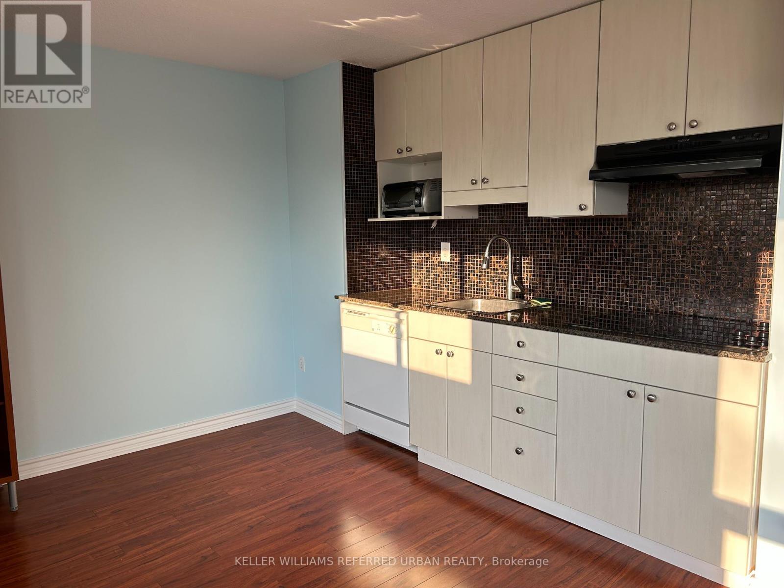 3 Robert Hicks Drive, Toronto, Ontario  M2R 3R1 - Photo 4 - C12292632