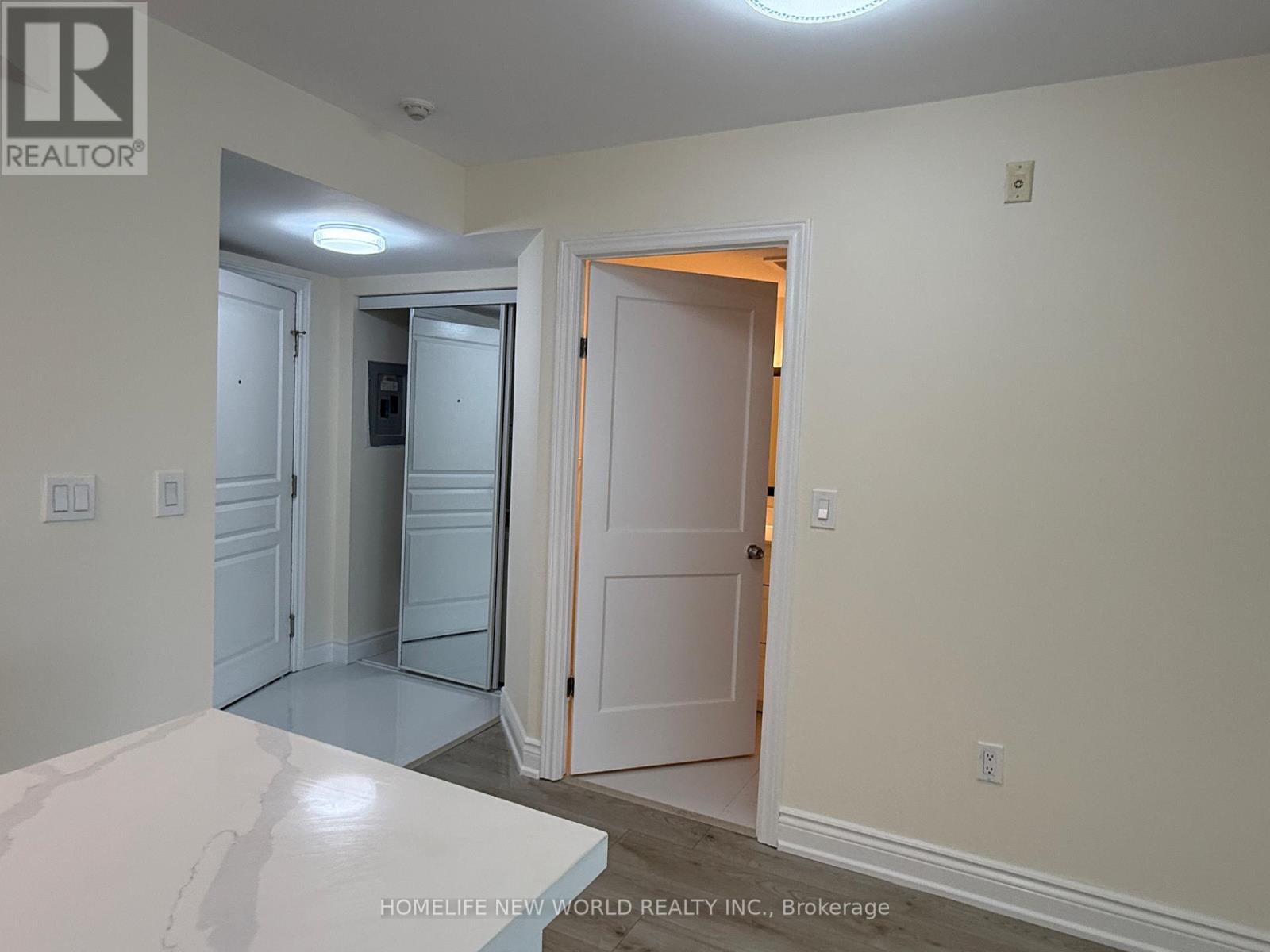 303 - 1 Hycrest Avenue, Toronto (Willowdale East), Ontario  M2N 6V8 - Photo 8 - C12292651