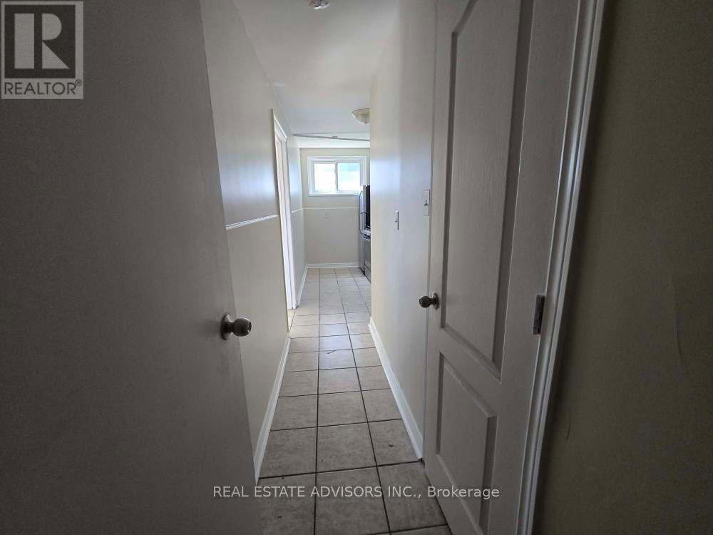 56 Jeavons Avenue, Toronto, Ontario  M1K 1T2 - Photo 6 - E12292675