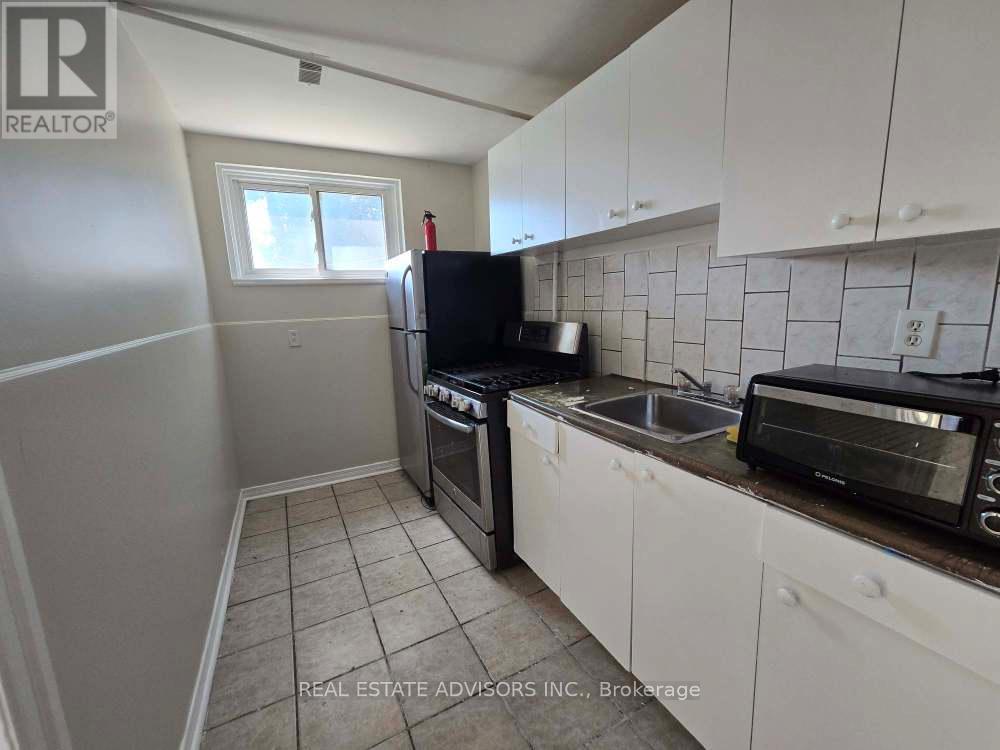 56 Jeavons Avenue, Toronto, Ontario  M1K 1T2 - Photo 7 - E12292675