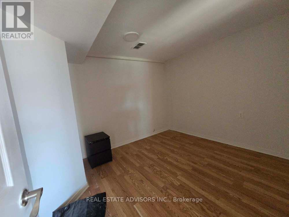 56 Jeavons Avenue, Toronto, Ontario  M1K 1T2 - Photo 8 - E12292675