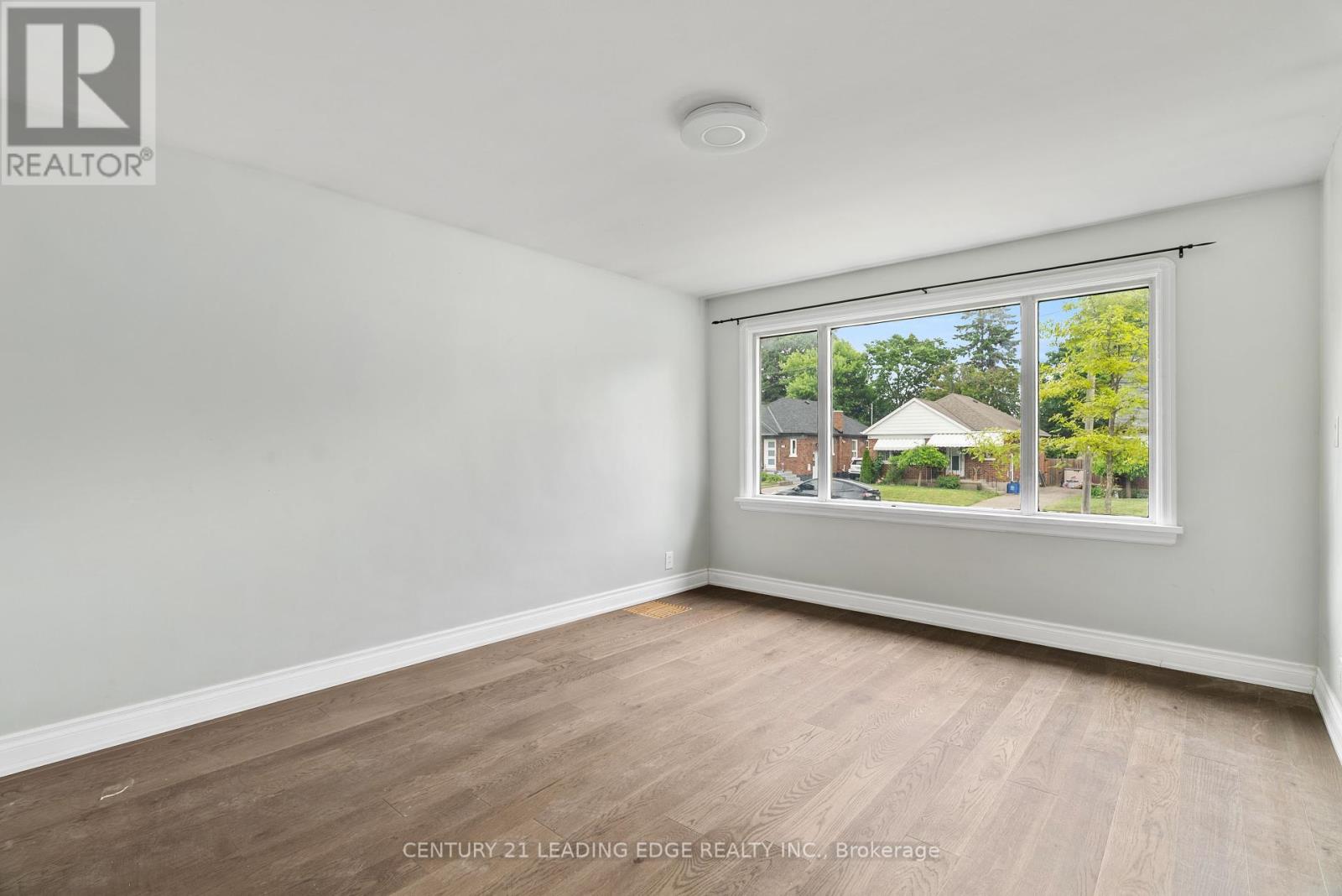 96 Oakes Avenue, Oshawa, Ontario  L1G 6C6 - Photo 8 - E12292683