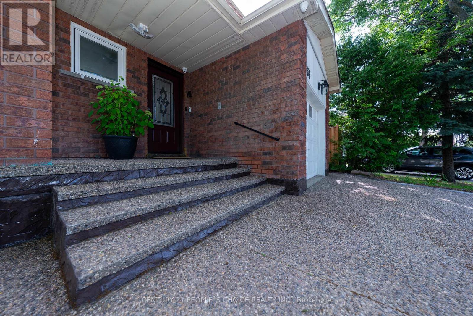 Property at 32 PAYTON CRESCENT image 3